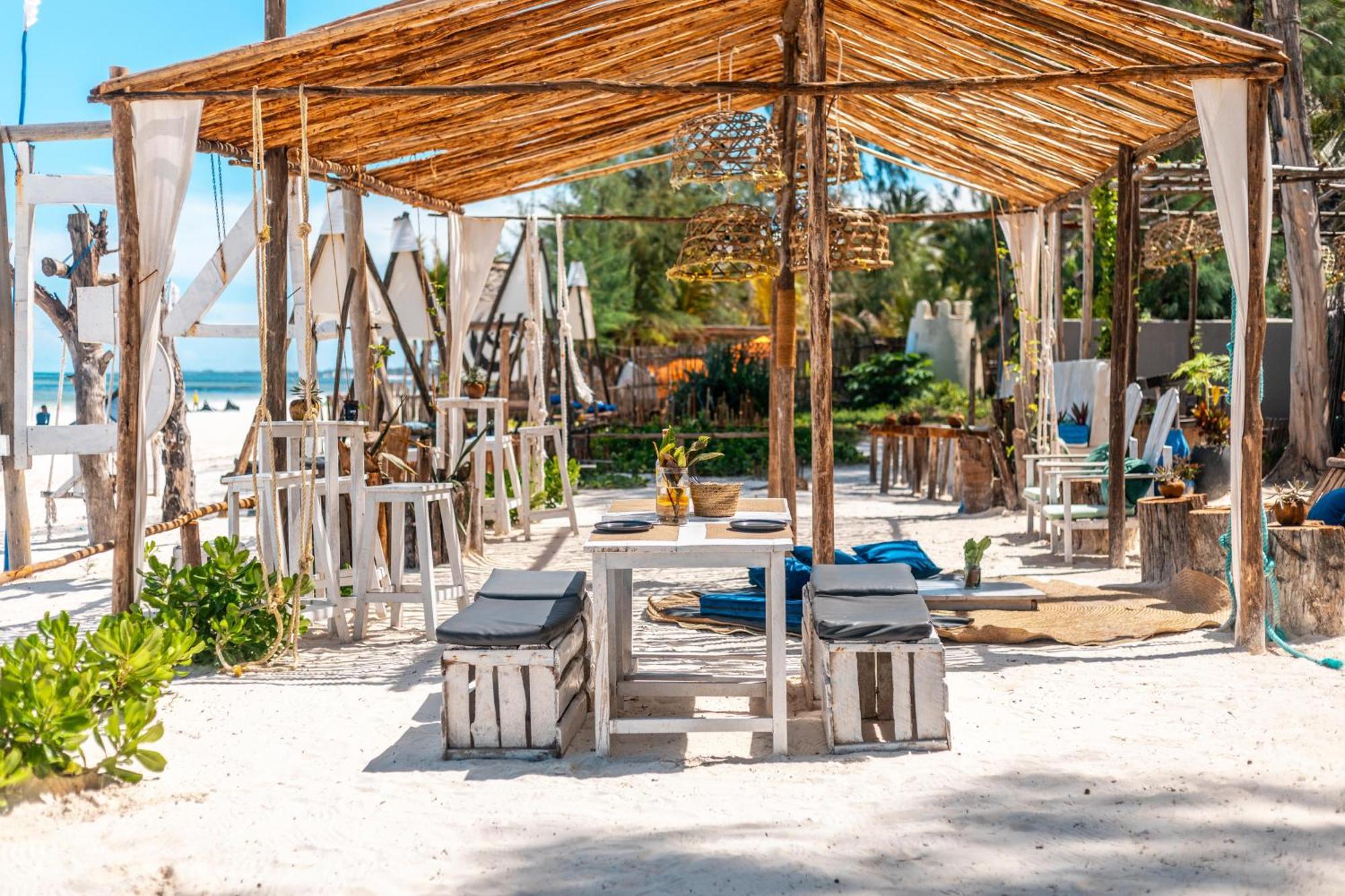 B4 Beach Club Paje Exterior photo
